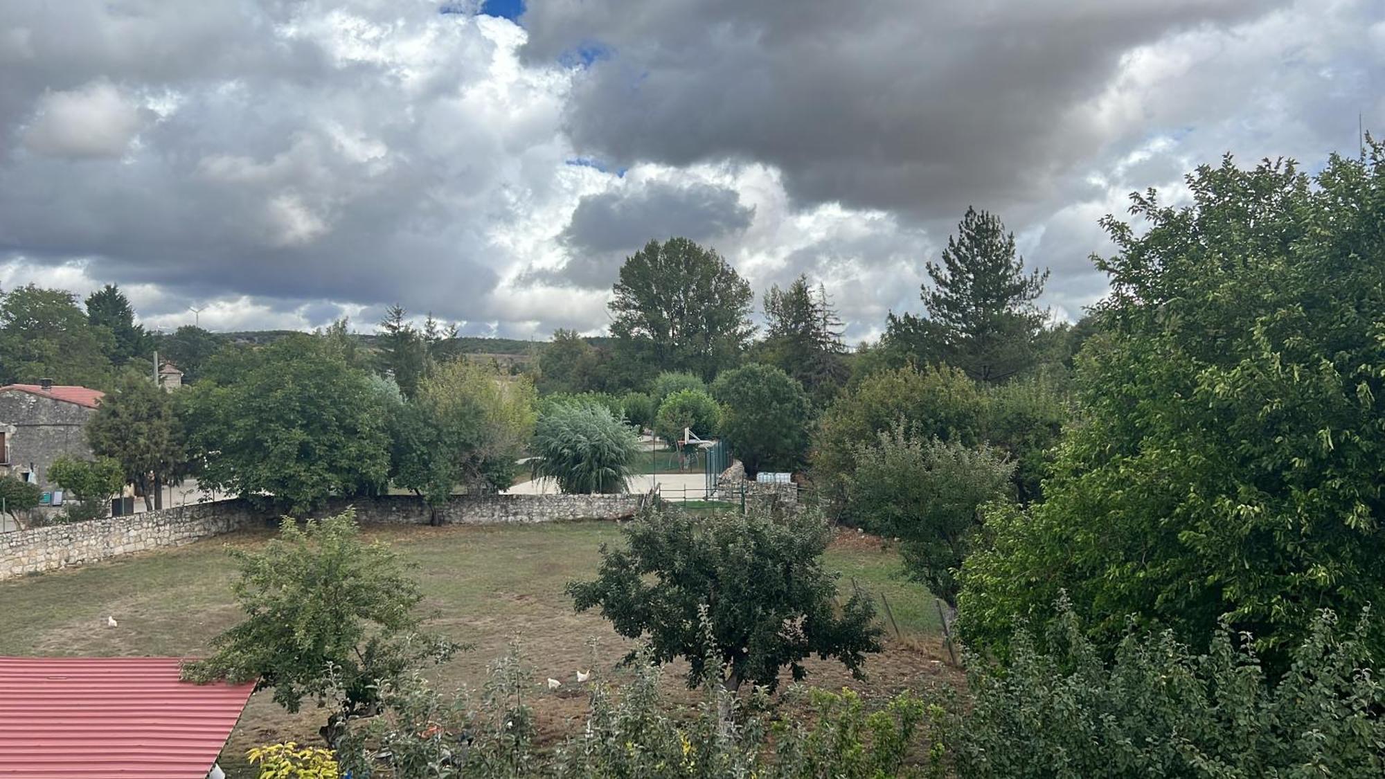 El Pecu Casa Rural Starfamiliar Bustillo Del Paramo Bagian luar foto