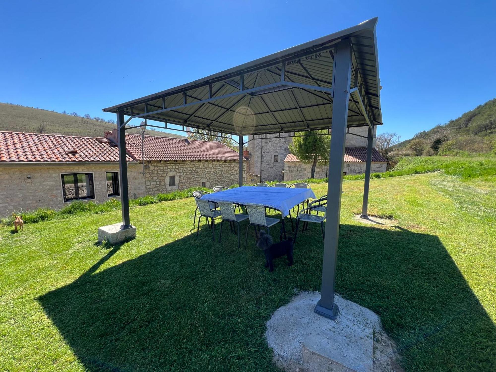 El Pecu Casa Rural Starfamiliar Bustillo Del Paramo Bagian luar foto